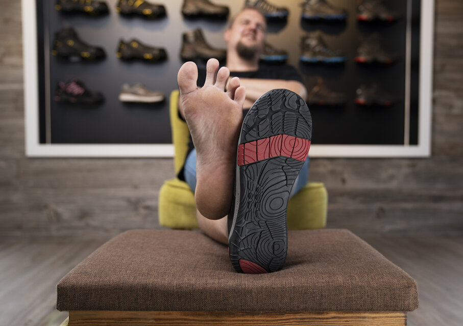 1. certifikovaná bezpečnostní barefoot obuv